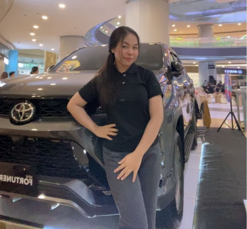 Nadyn Kasasih - Sales Resmi Toyota
